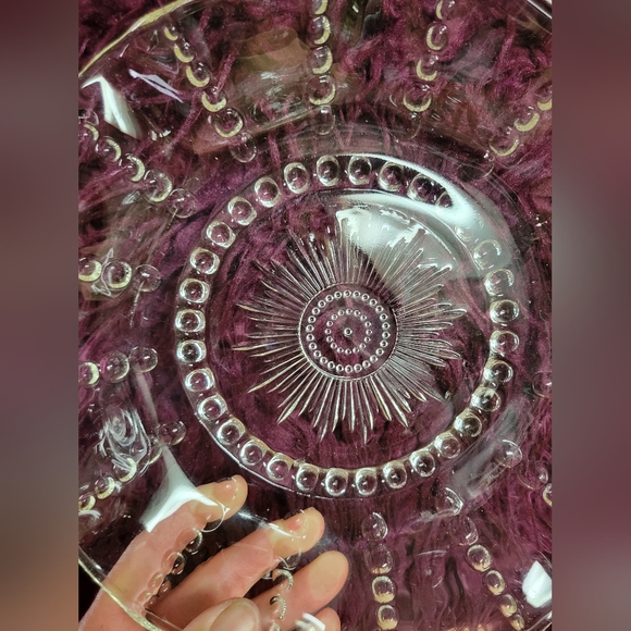 Vintage absolutely gorgeous serving bowl /dish circle details and flowy - Picture 4 of 6